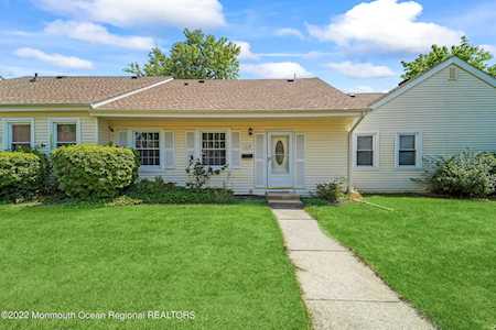 23 Plaza De Las Lobos Freehold, NJ 07728