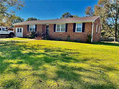 5033 Shoulders Hill Rd Suffolk, VA 23435