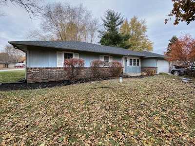 1616 GREEN ACRES Drive Kokomo, IN 46901