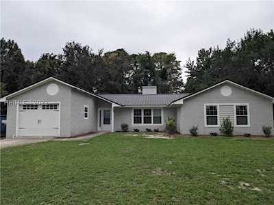 4399 Pinewood Circle Beaufort, SC 29906