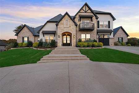 300 W Waters Edge Way Oak Point, TX 75068