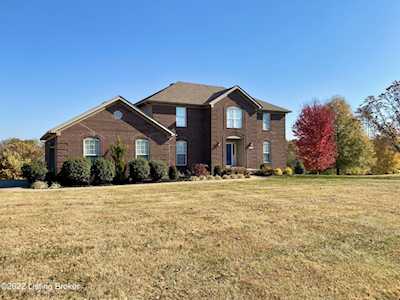 184 Oak Ridge Dr Taylorsville, KY 40071