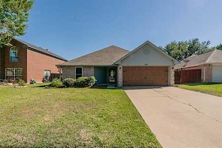 953 Paddington Drive E Saginaw, TX 76131