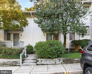 37 Harwood Ln Clementon, NJ 08021