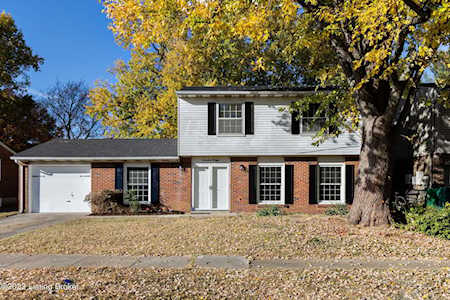 1708 Flagstaff Ct Louisville, KY 40223