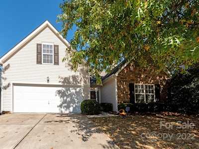 5814 Parkstone Dr Matthews, NC 28104