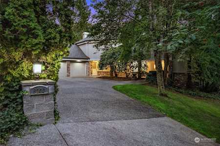 6223 NE 137th St Kirkland, WA 98034