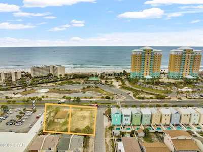 7402 Thomas Dr Panama City Beach, FL 32408