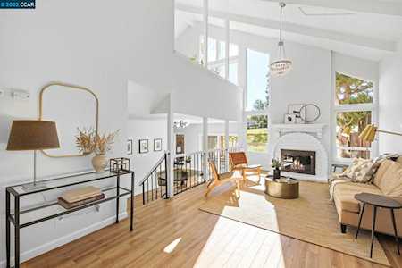 135 Sand Wedge Pl Walnut Creek, CA 94598