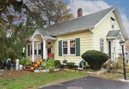 182 Millbury Ave Millbury, MA 01527