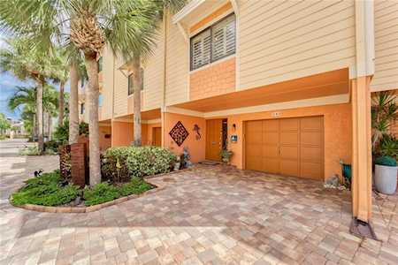 548 Sandy Hook Rd Treasure Island, FL 33706