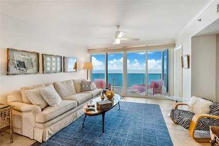 19111 Collins Ave #2705 Sunny Isles Beach, FL 33160