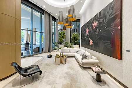 45 SW 9th St #1602 Miami, FL 33130