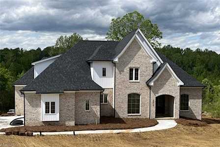2415 Wellsburg Court Clemmons, NC 27012