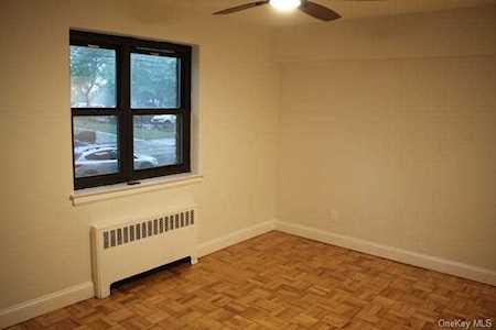 61 White Oak Street #1-E New Rochelle, NY 10801