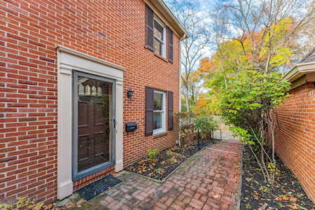 5733 N High Street Worthington, OH 43085