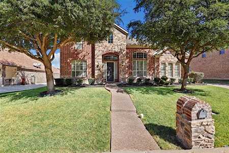 702 Walnut Bend Drive Mansfield, TX 76063