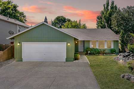 2106 Delta Waters Rd Medford, OR 97504