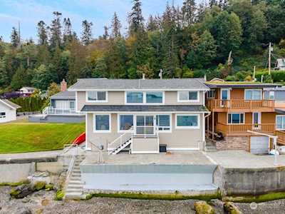 660 Doeskin Ct Camano Island, WA 98282