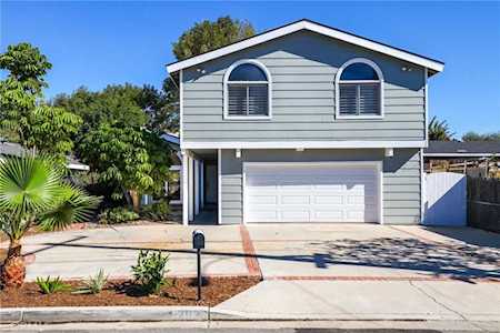 282 Santo Tomas Ave Costa Mesa, CA 92627