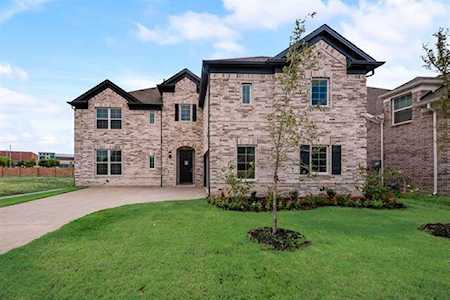 7565 Ridgedale Grand Prairie, TX 75054