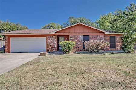 620 Sandra Lane Burleson, TX 76028