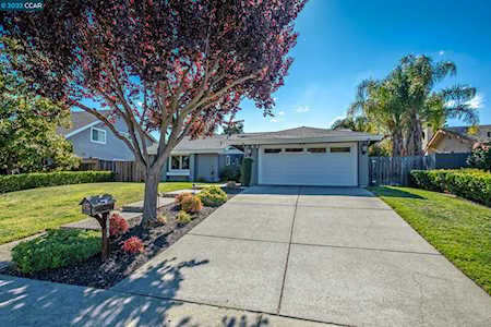1075 Lehigh Valley Cir Danville, CA 94526