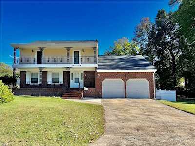 76 Knollwood Dr Newport News, VA 23608