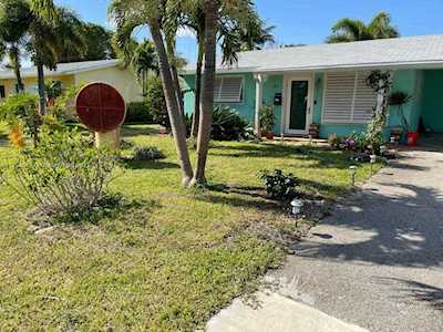 137 SW 13th Ave Boynton Beach, FL 33435
