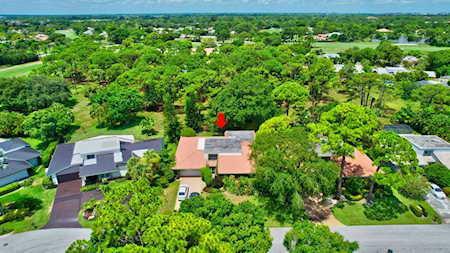 654 W Lakewoode Circle Delray Beach, FL 33445