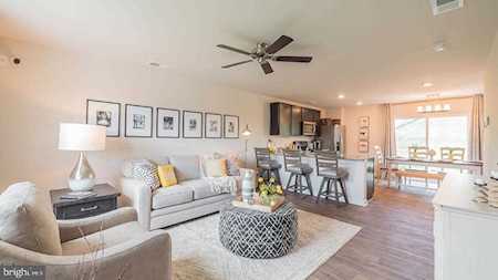 4 Wright Rd Barnegat, NJ 08005