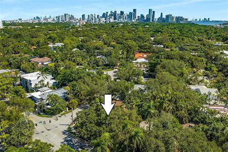 1698 Tigertail Ave Miami, FL 33133