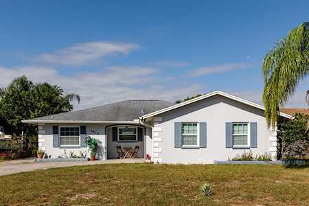 1612 Stonehaven WAY Tarpon Springs, FL 34689