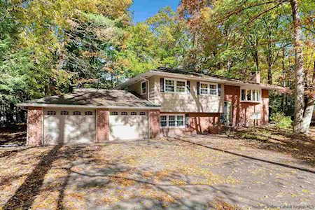 63 Witchtree Rd Woodstock, NY 12498