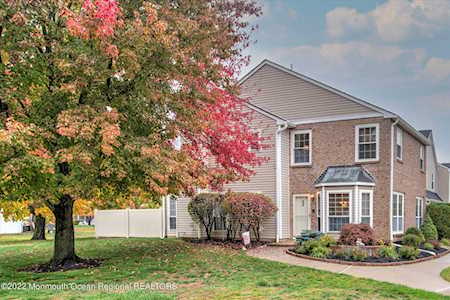 295 Stratford Place Morganville, NJ 07751
