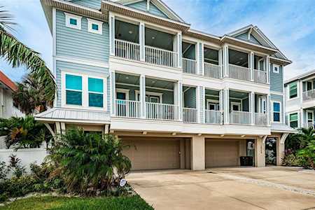 16304 1st St E Redington Beach, FL 33708