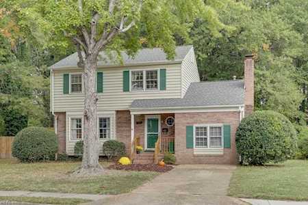 127 Prince George Dr Hampton, VA 23669