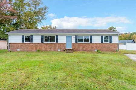 7 Lake Forest Ct Portsmouth, VA 23701