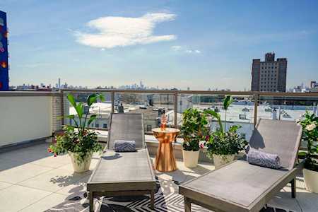 373 Palmetto St #4B Brooklyn, NY 11237