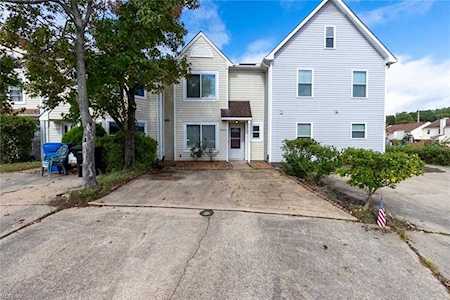 4702 Padma Ct Virginia Beach, VA 23462