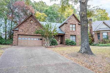 8906 Lake Edge Cv Memphis, TN 38016