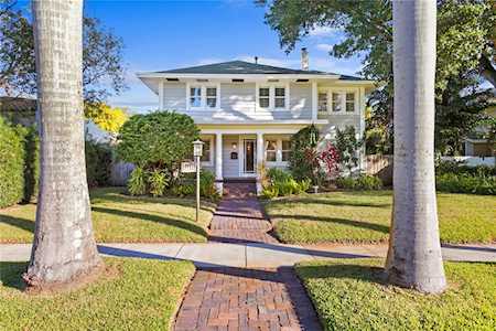 425 20th Ave NE St. Petersburg, FL 33704