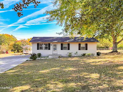 3310 Melody Ln Maryville, TN 37804