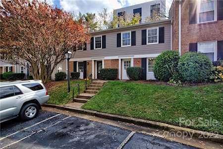 4611 Hedgemore Dr Charlotte, NC 28209