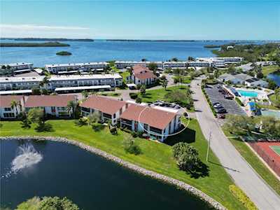 4854 Independence Dr Bradenton, FL 34210