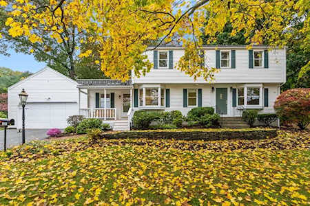 32 Fort Meadow Dr Hudson, MA 01749