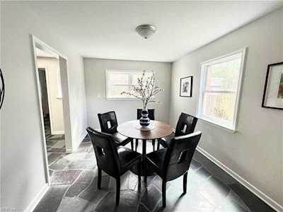 3261 Lakecrest Rd Virginia Beach, VA 23452