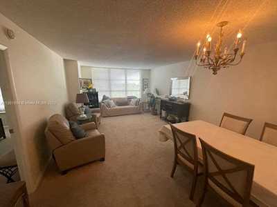 4101 Pine Tree Dr #707 Miami Beach, FL 33140