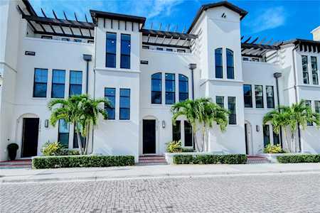 1282 May Ln Sarasota, FL 34236