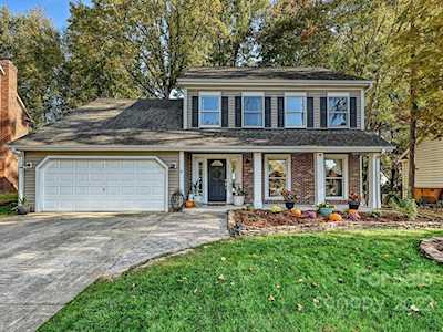 2923 Summerland Dr Matthews, NC 28105